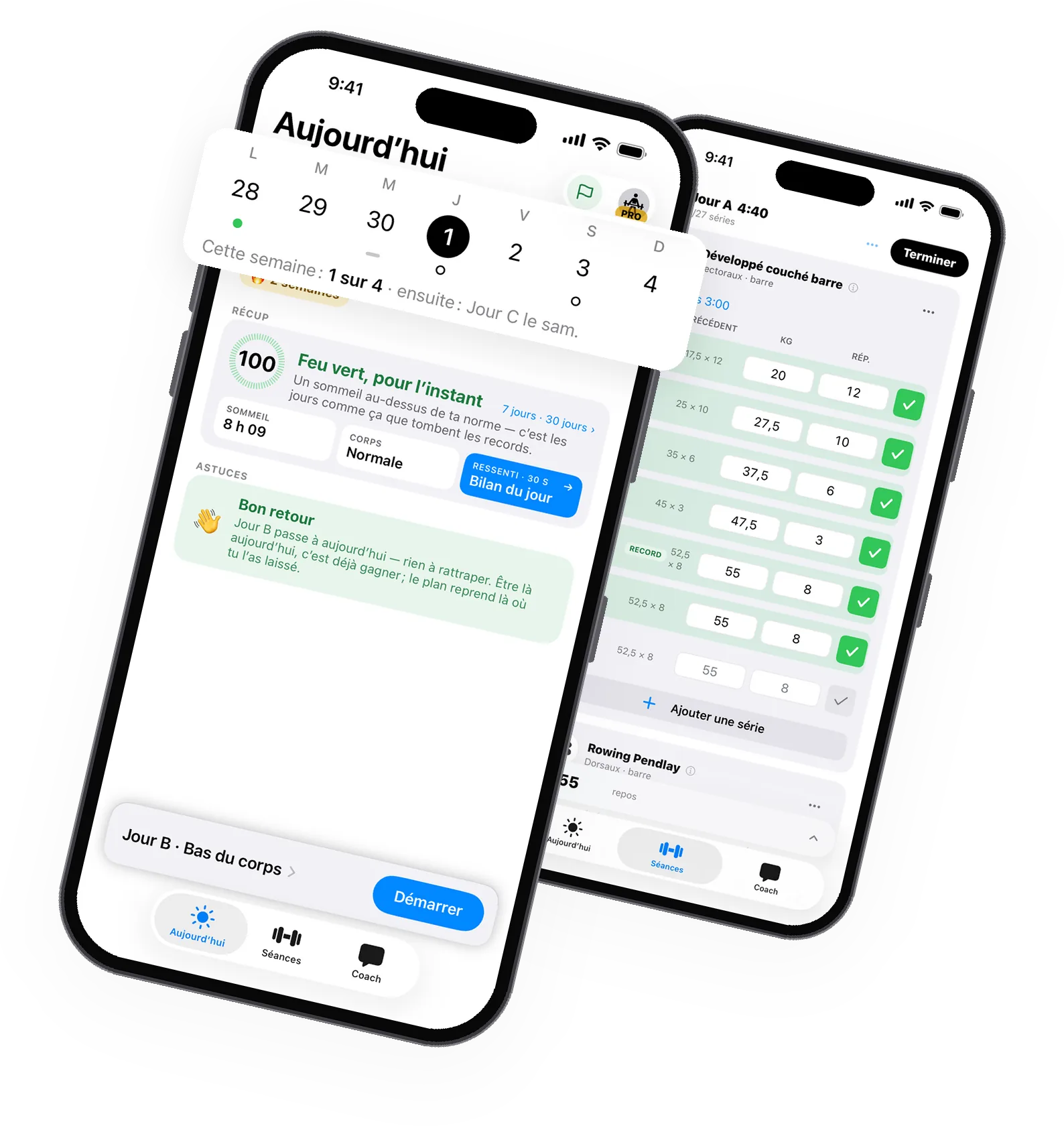 Deux iPhone avec GymLift : l’écran Aujourd’hui avec ta semaine en haut, le score de forme et la séance du jour ; derrière, le carnet de séance avec deux séries validées
